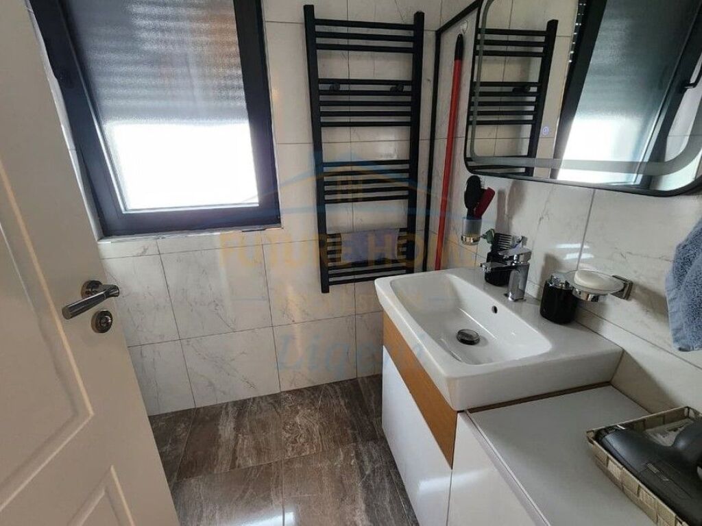 Shitet, Apartament 2+1+Post Parkimi, Liqeni i Thate, Tiranë