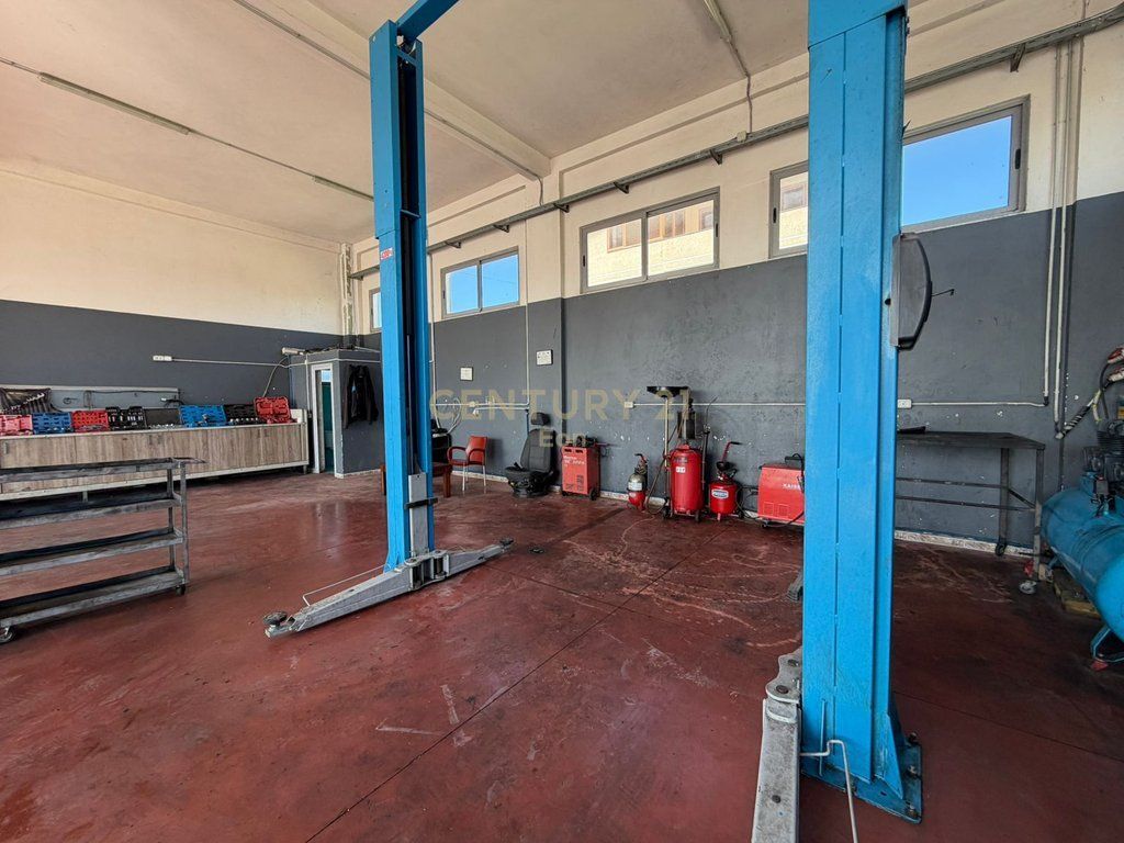 JEPET ME QERA SERVIS BUZE RRUGE,XHAFZOTAJ !!!