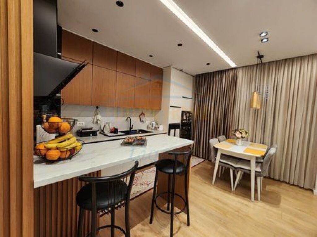 Shitet, Apartament 2+1+Post Parkimi, Liqeni i Thate, Tiranë