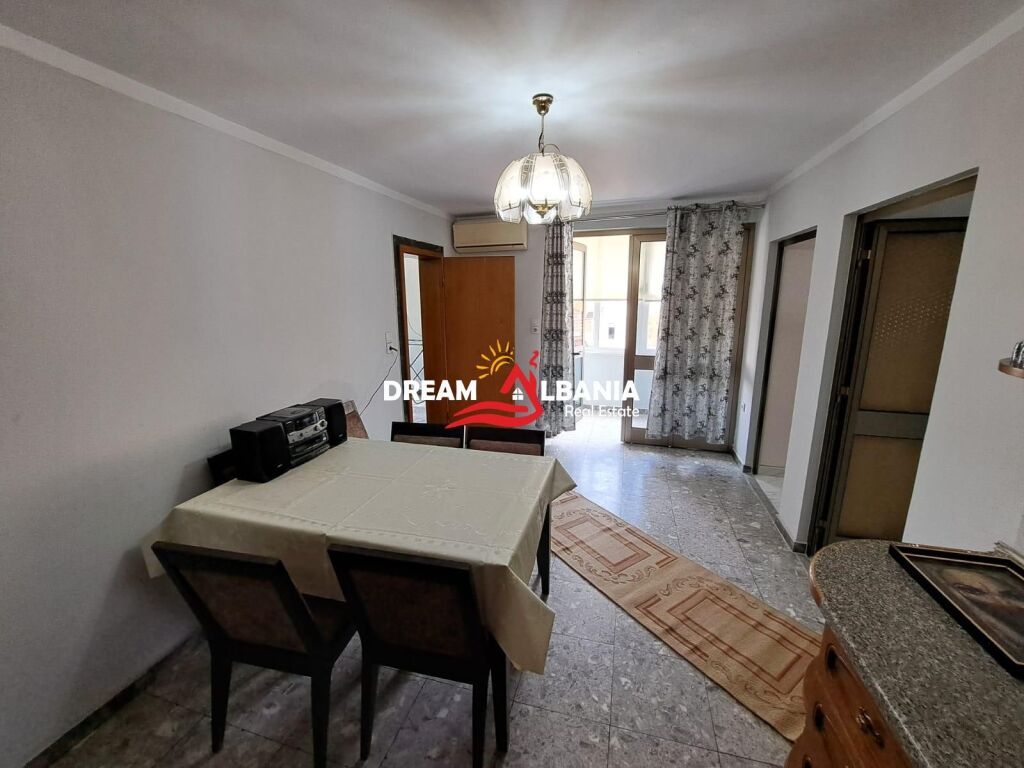 Appartamento 2+1 in affitto in Via Fortuzi vicino alla Scuola Jeronim De Rada a Tirana (ID 4239045 )