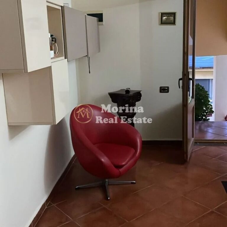 Qera | Shtëpi private 2 + 1 | Rruga Ali Demi | 600 €/muaj