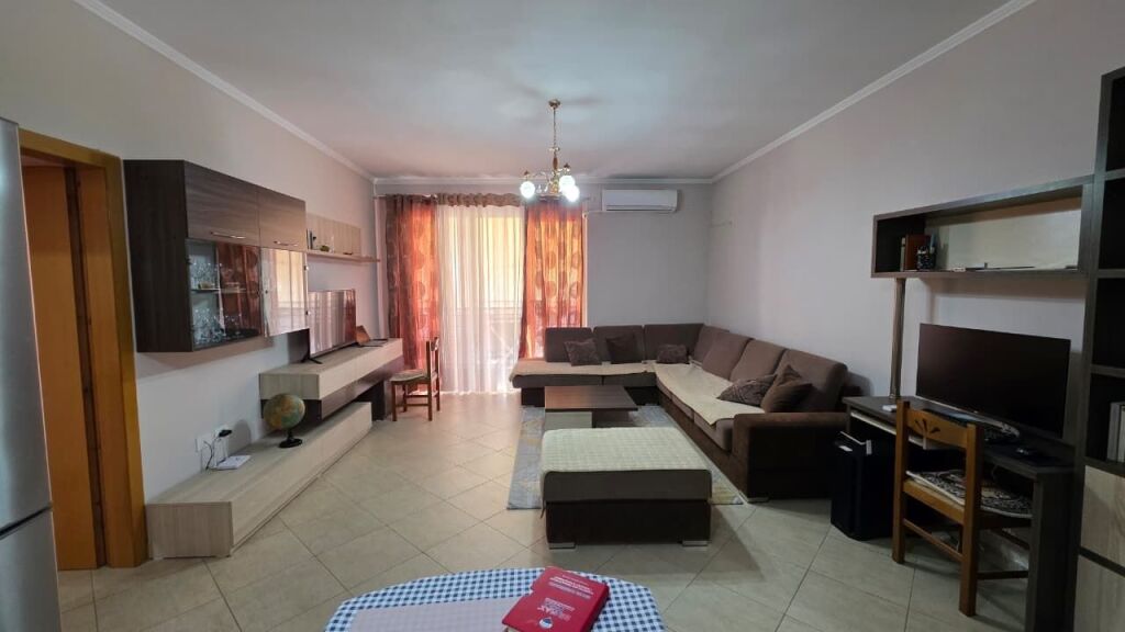 affittasi appartamento 2+1, Yzberisht