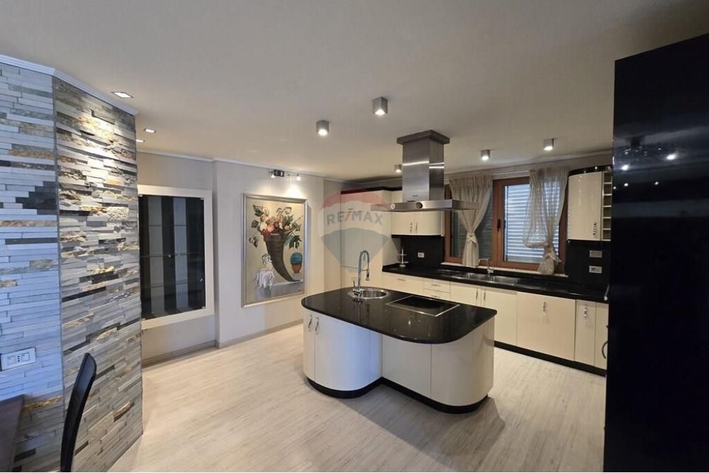 Apartament 3+1+2 ne shitje Astir