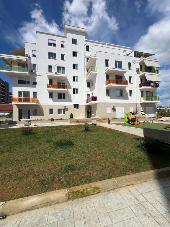 Vendesi Appartamento 2+1 Unaza e Re. Tirana