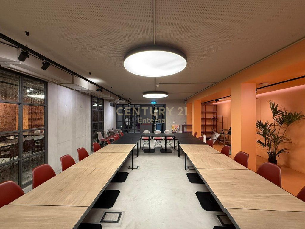 Ambjente per zyra me qira tek Rruga e Elbasanit 3,325 € /Muaj