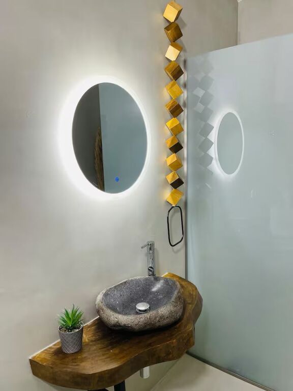 Apartament me pamje nga deti për qira afatgjatë Vlorë