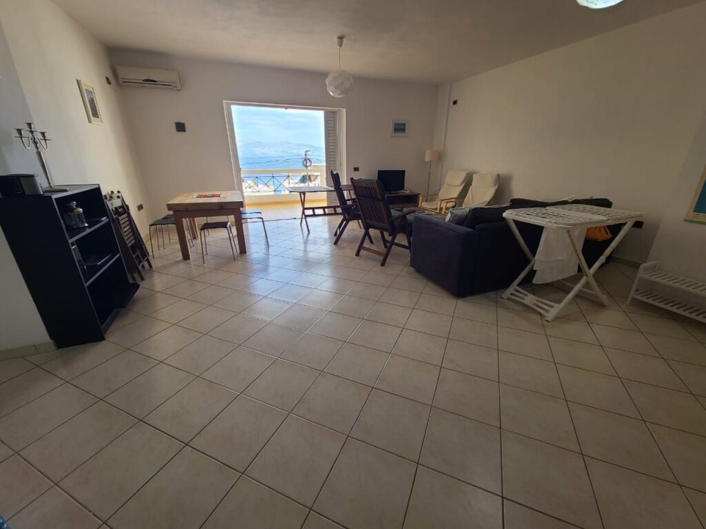 Shitet apartament 2+1 ne Sarande.