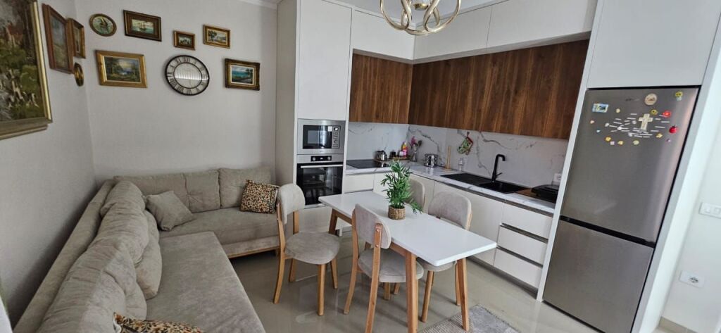 Former Shqiponja Square, 2+1 apartment for rent