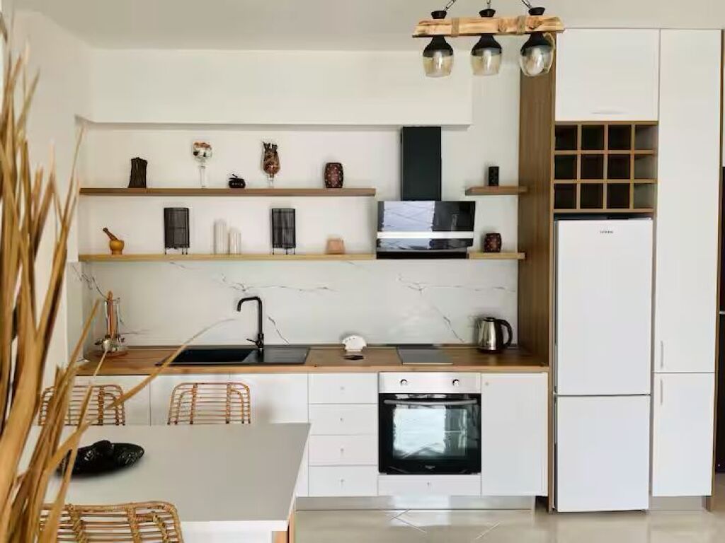 Apartament me pamje nga deti për qira afatgjatë Vlorë