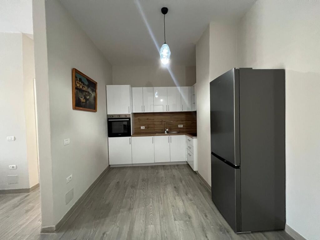 AFFITTASI APPARTAMENTO 1+1 +  POSTO AUTO