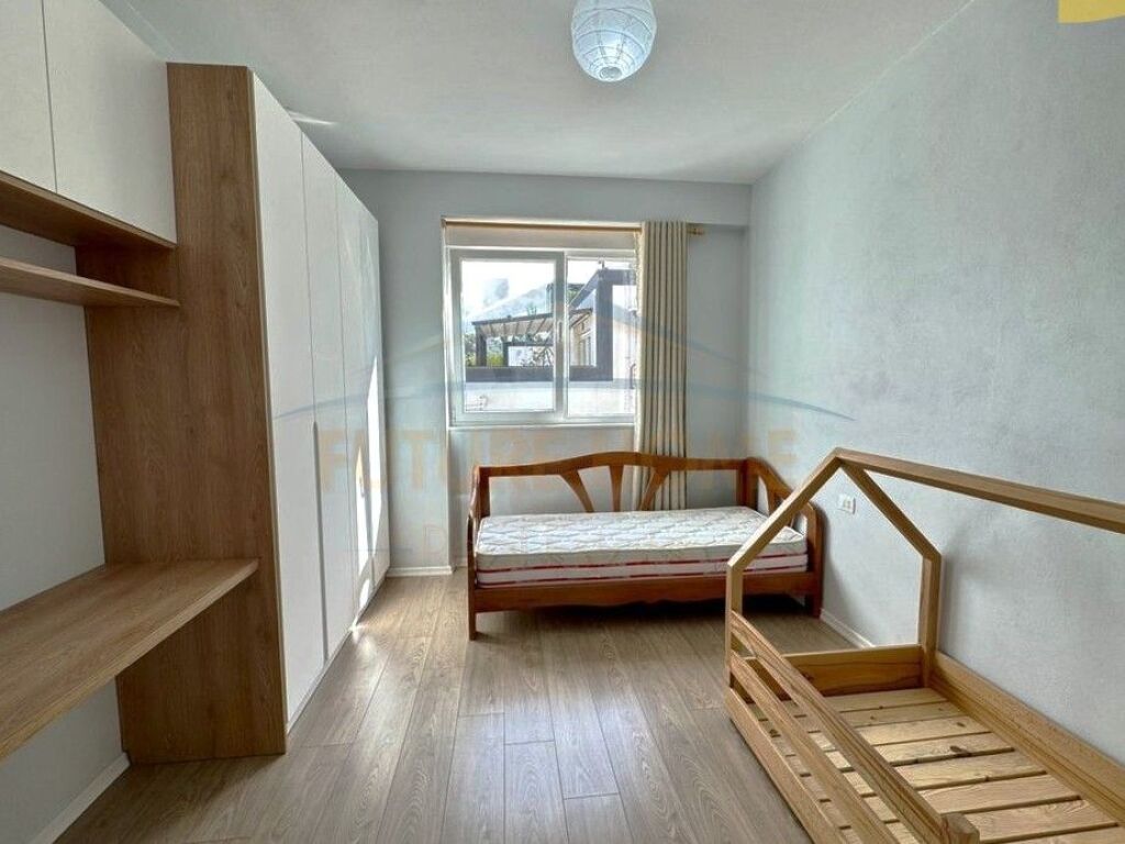 Shitet, Apartament 2+1+2, Liqeni i Thatë,Tiranë