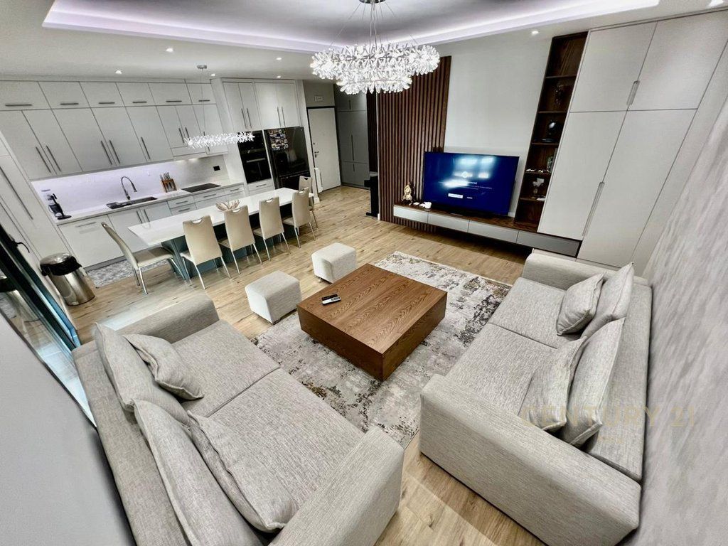 Shitet apartament luksoz 3+1+2 ne nje rezidence te re prane Teg