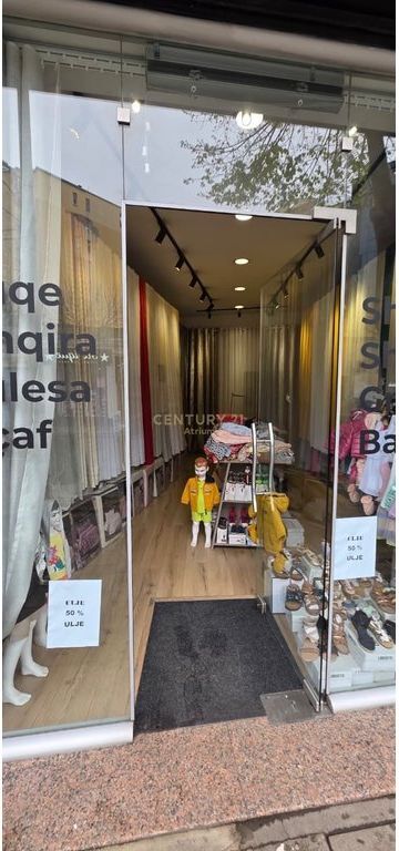 SHITET DYQAN BUZE RRUGE TEK SELVIA!!!