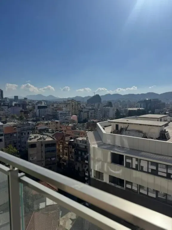 🏢 Hapësirë Premium për Zyra & Biznes – Rezidenca "Golden Tower"