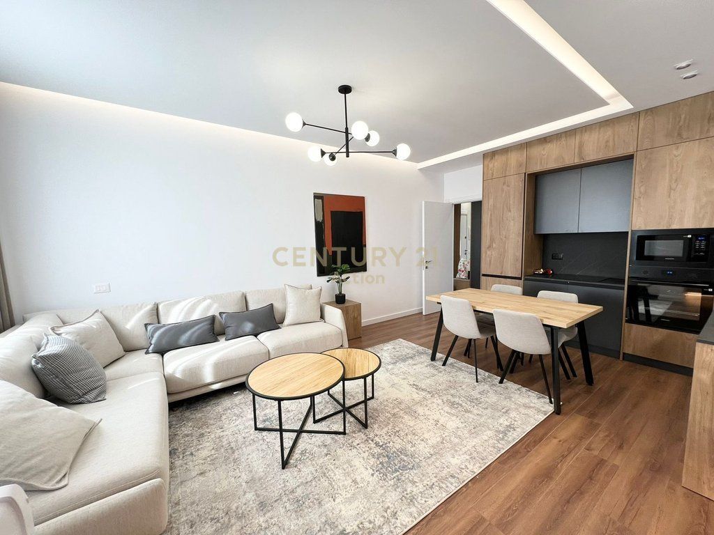 JEPET ME QIRA SUPER APARTAMENT 1+1+POST PARKIM,RRUGA E DIBRES! 720 € /Muaj