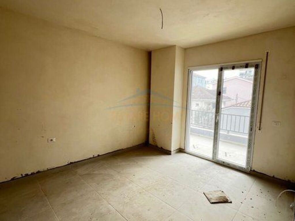 Shitet , Apartament 2+1+2 , 5 Maji , Tirane