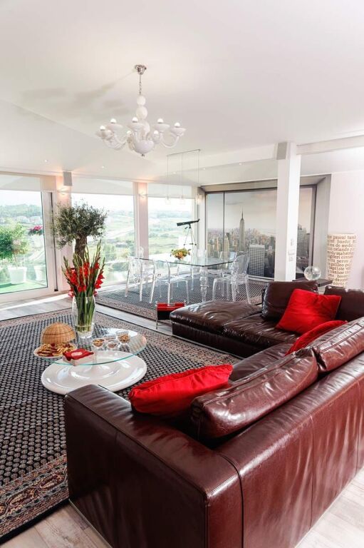 Shitet Penthouse Luksoz 2+1+2 tek Liqeni i Thatë!
