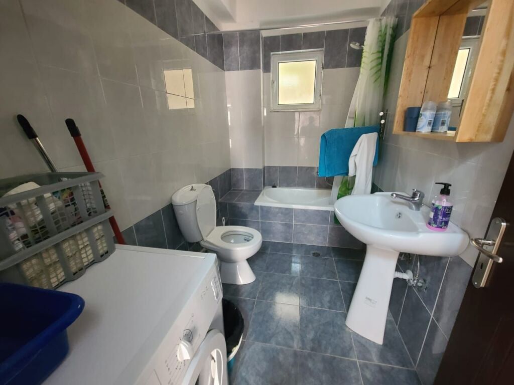 Shitet apartament 2+1 ne Sarande.