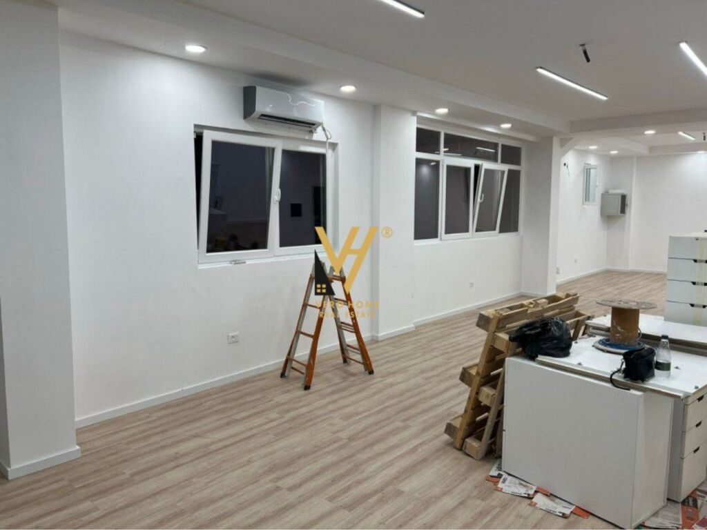 BUSINESS PREMISES 75 M2 FOR RENT IN BRRYLI 75,000 LEKE