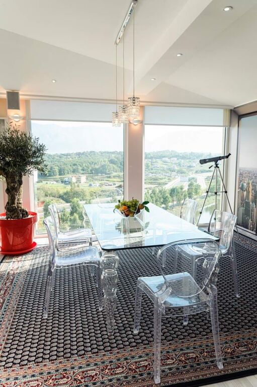 Shitet Penthouse Luksoz 2+1+2 tek Liqeni i Thatë!