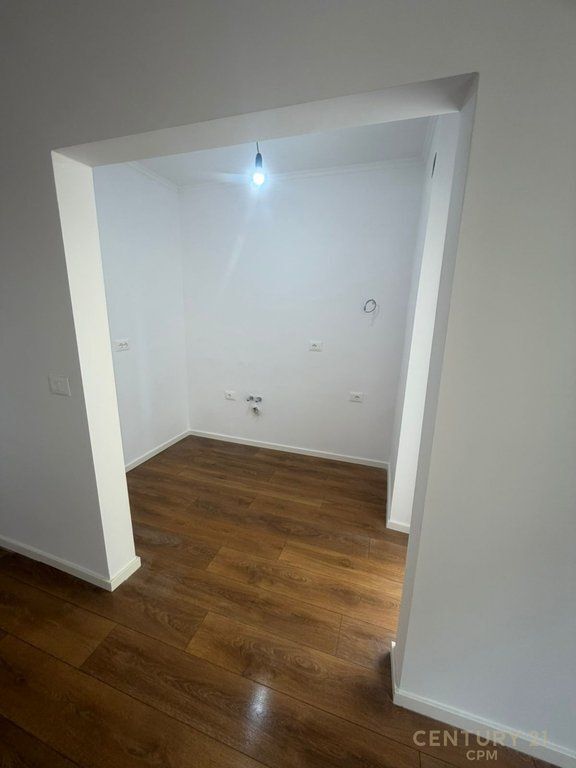 APARTAMENT 1+1 PER SHITJE TEK UET, PORCELAN! 98,000 €
