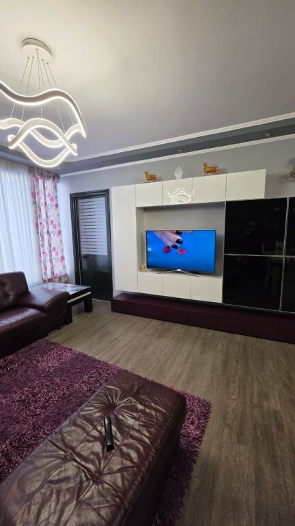 MISTO MAME_LUX_SHITET 2+1