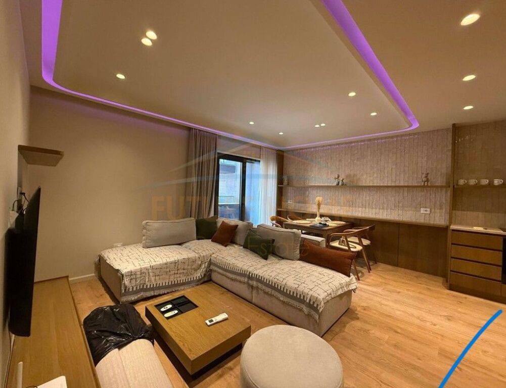 Affitto, Appartamento 1+1+Posto Auto, Oasis Residence, Tirane.