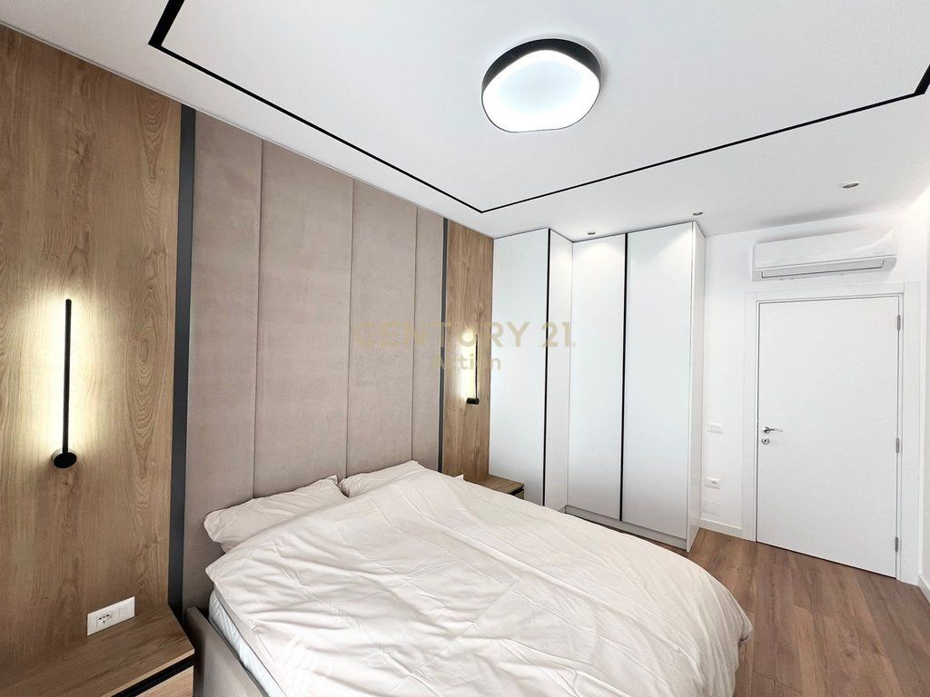 JEPET ME QIRA SUPER APARTAMENT 1+1+POST PARKIM,RRUGA E DIBRES! 720 € /Muaj