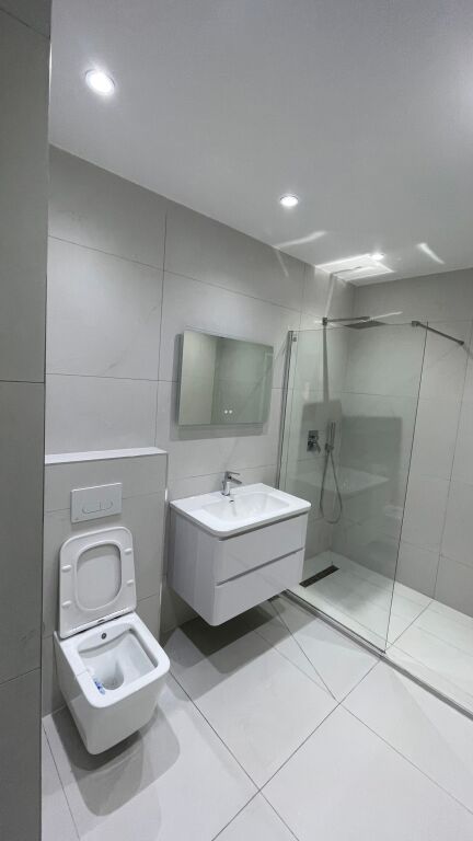 21 Dicembre vicino al Centro, si affitta un nuovo appartamento 2+1, nuovo, mai abitato, in un edificio nuovo!