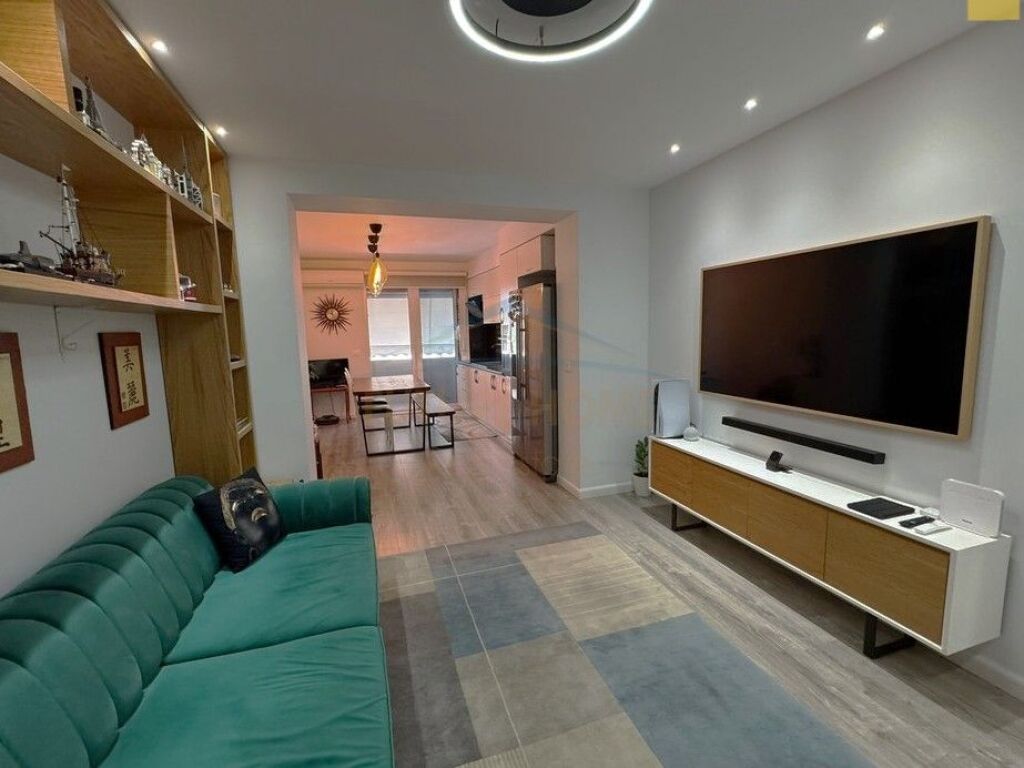 Shitet, Apartament 2+1, Blloku