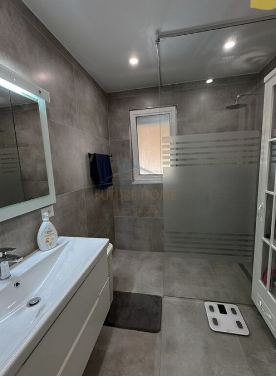 Shitet, Apartament 2+1, Blloku