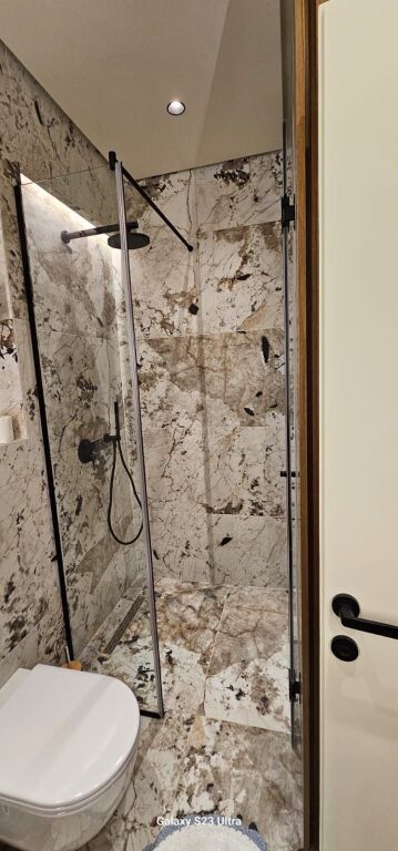 Super apartament 1+1+parkimi Sima Com