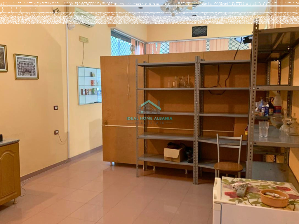 DYQAN ME QERA – RRUGA E RE, Vlora