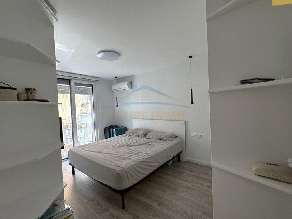 Shitet, Apartament 2+1, Blloku