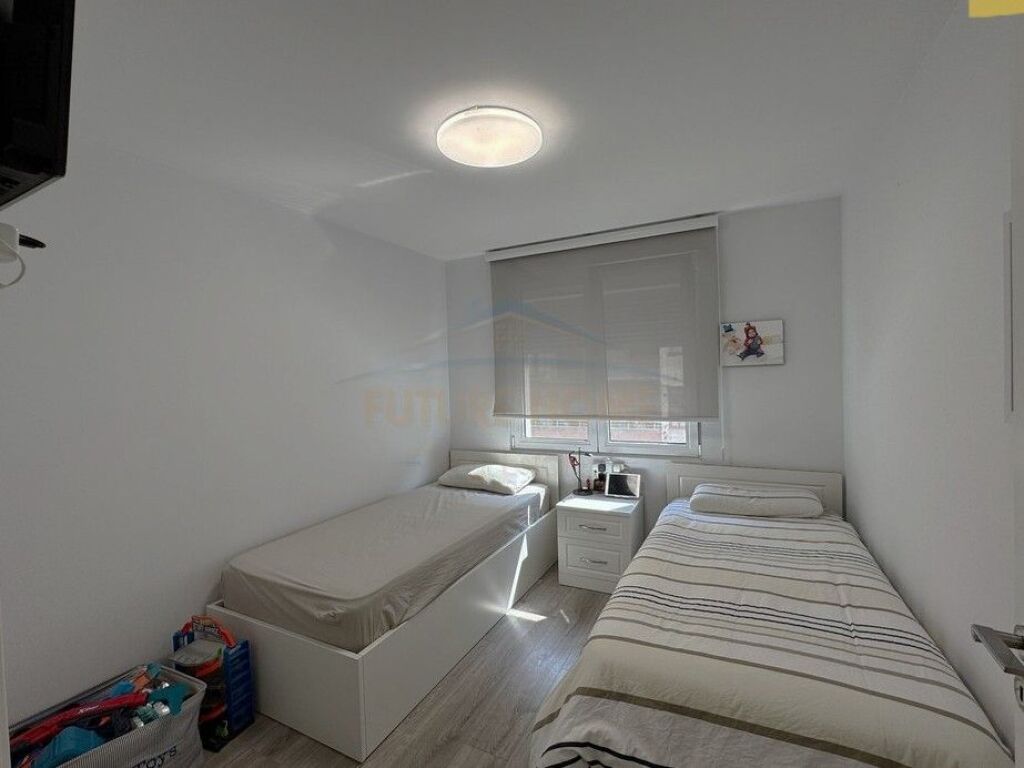 Shitet, Apartament 2+1, Blloku