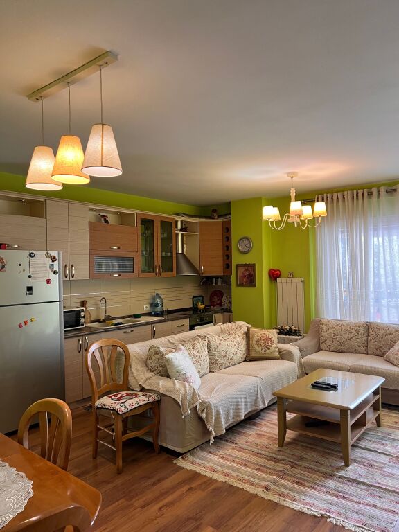 Jepet me qira 2+1+verande Don Bosko Perballe Kishes 650 mije leke i diskutushem