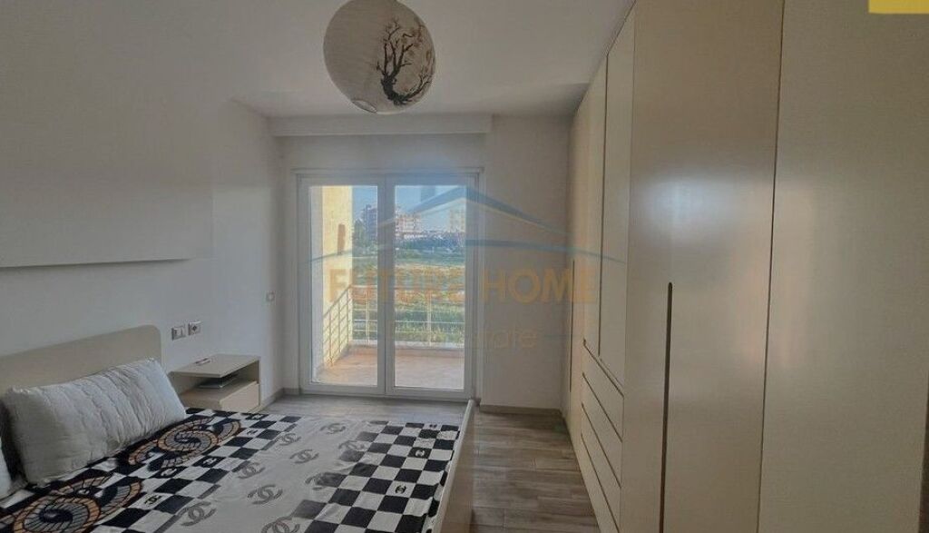 Shitet, Apartament 2+1+2, Unaza e Re.