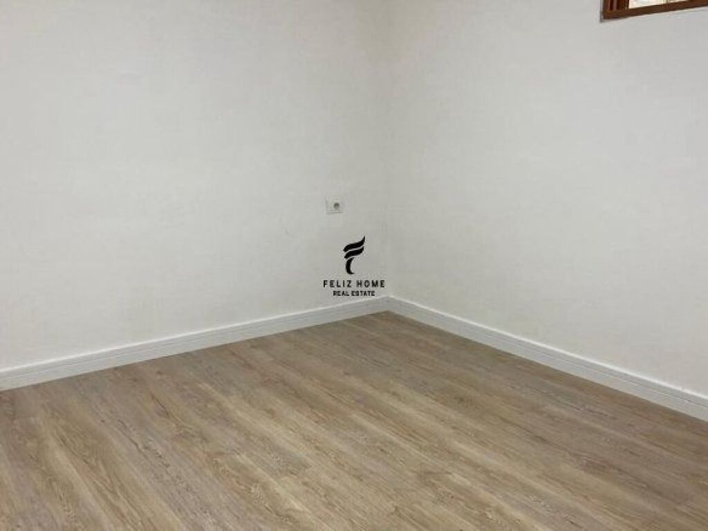 ZYRE ME QERA 35 M2 RRUGA E KAVAJES 30.000 LEKE FH-67437