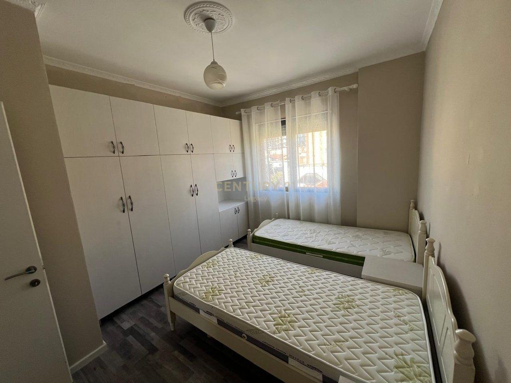 2+1+2 Me Qira Tregu Elektrik