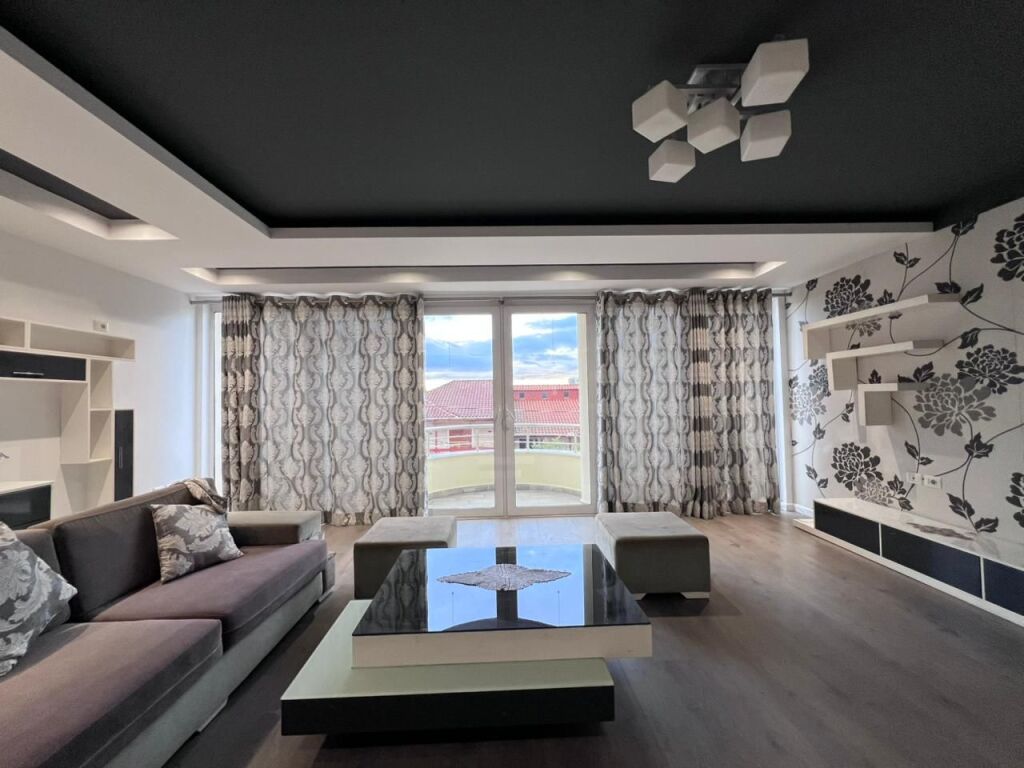 JEPET ME QERA VILE 4 KATESHE- RRUGA ILJAZ CERGA, NGJITUR ME UNAZEN E MADHE