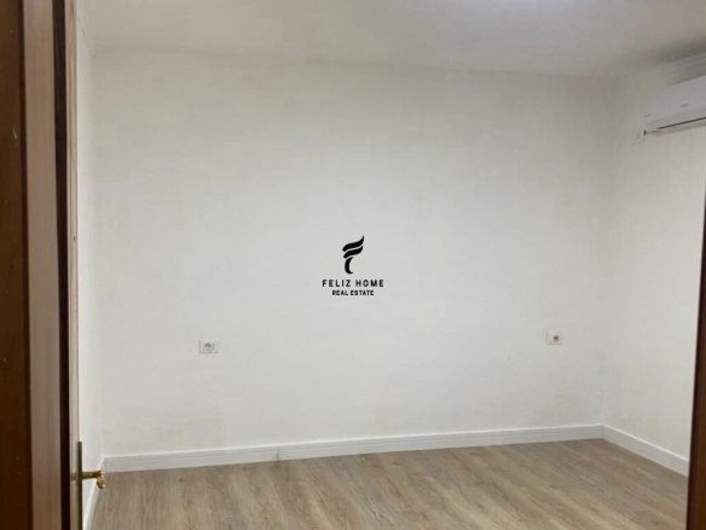 ZYRE ME QERA 35 M2 RRUGA E KAVAJES 30.000 LEKE FH-67437