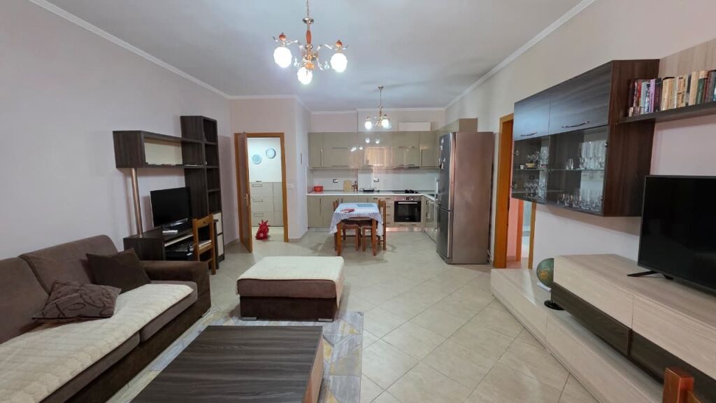 affittasi appartamento 2+1, Yzberisht