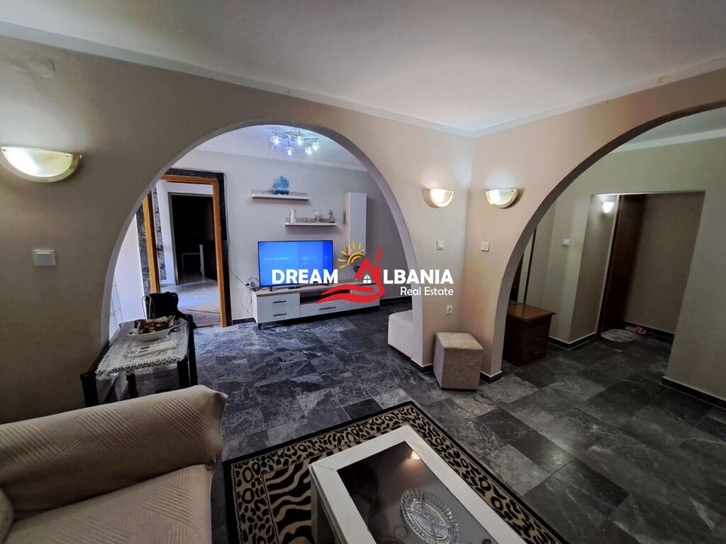 Appartamento 2+1 in affitto in Via Fortuzi vicino alla Scuola Jeronim De Rada a Tirana (ID 4239045 )