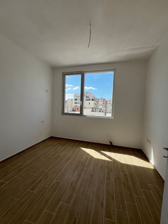 Vendesi Appartamento 2+1 Unaza e Re. Tirana