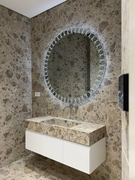 APARTAMENT LUKSOZ 2+1 ME VERANDE PER QERA TEK LIQENI THATE