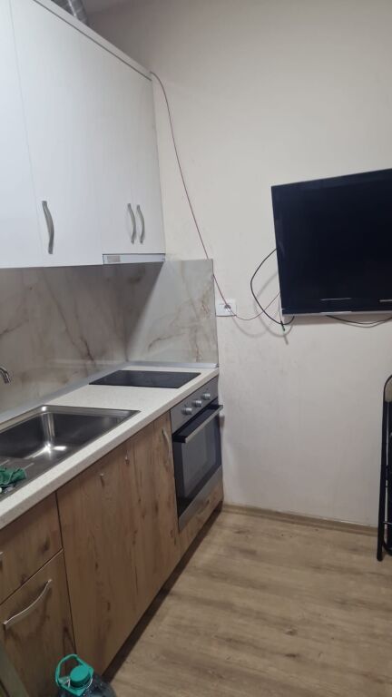 Super ap gazoniere tek kodra e diellit ( bill klimton )