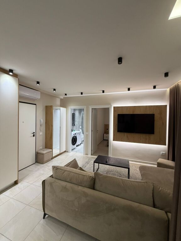 Jepet me qira 1+1+parkim MYSLYM SHYRI 850€