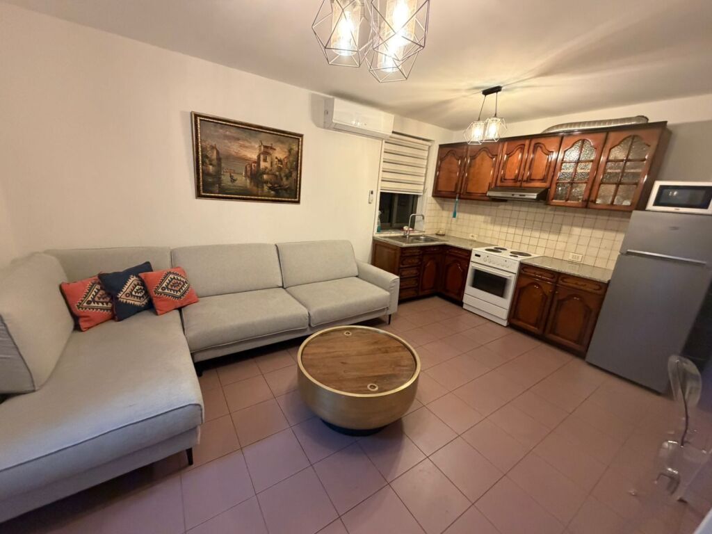 Jepet Me Qera Apartament 2+1+1 Ballkon