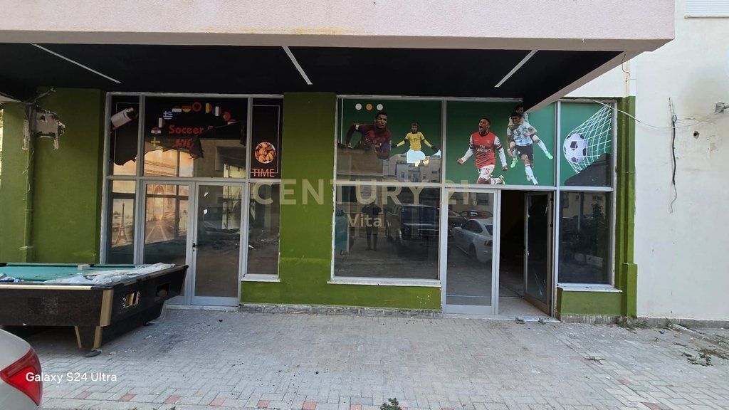 Ambient 170m2 me Qira në Durrës !