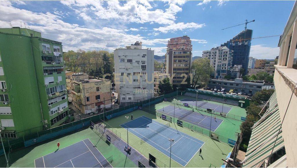 Hotel në Shitje në Myslym Shyri, Tiranë - 527.5m nga SHESHI SKENDERBEJ !  1100000 €